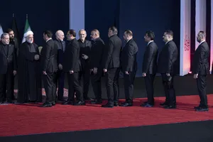 ادای احترام مقامات و مسئولان خارجی به پیکر امام شهید 