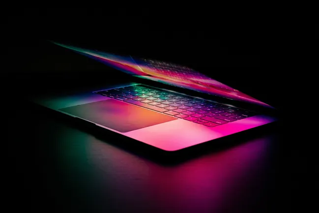 سامسونگ تأمین‌کننده انحصاری نمایشگرهای OLED مک‌بوک‌های آینده اپل شد