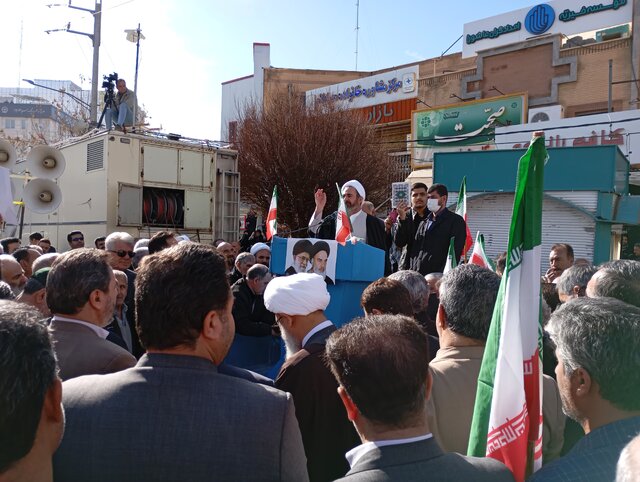 عطر شهدا سراسر ایران را فراگرفت/ بدرقه شهدای مدافع وطن با شعارهای «مرگ بر آمریکا» و «مرگ بر اسرائیل» عطر شهدا سراسر ایران را فراگرفت/ بدرقه شهدای مدافع وطن با شعارهای «مرگ بر آمریکا» و «مرگ بر اسرائیل»