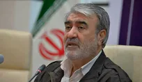 رئیس کمیسیون امنیت ملی: ترامپ برای نجات خود یک روز تهدید می‌کند؛ روز دیگر التماس‌