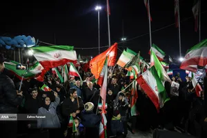 وداع با پیکر شهدای ناوشکن دنا در میدان دریاچه