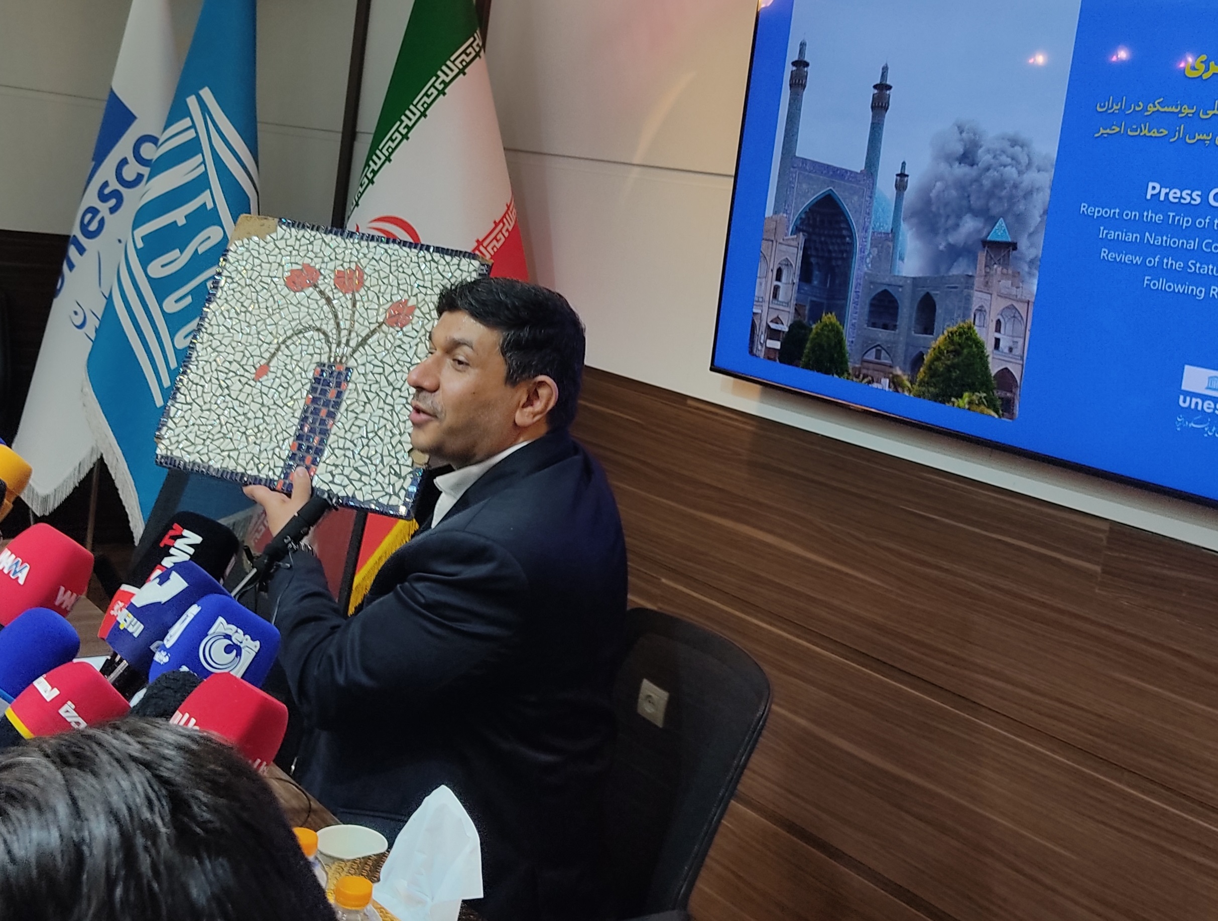 بررسی گزارش حملات به اماکن تاریخی در شورای اجرایی یونسکو/ وقتی کمک ترامپ به کاشیکاریهای خرمآباد رسید! بررسی گزارش حملات به اماکن تاریخی در شورای اجرایی یونسکو/ وقتی کمک ترامپ به کاشیکاریهای خرمآباد رسید!