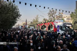 تشییع پیکر 100 شهید دوران دفاع مقدس همزمان با سالروز شهادت حضرت فاطمه زهرا(س) در تهران