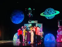 «مریخی‌ها مامان می‌خوان» در تالار هنر؛ تلفیق هوشمندانه قصه، موسیقی و آموزش برای کودکان