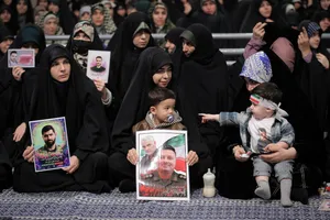 دیدار خانواده شهدای اقتدار با رهبر انقلاب در روز میلاد امیرالمومنین علیه&zwnj;السلام