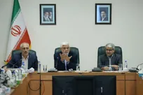 عارف: دیگر فرصتی برای دعواهای داخلی نداریم/ دولت برای کاهش فشار اقتصادی بر مردم به همراهی بازار نیاز دارد
