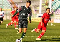 تراکتور باز هم متوقف شد/ گل گهر باز هم نبرد/3 امتیاز بیرون از خانه برای خیبر