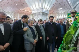 تجدید میثاق دانشگاهیان دانشگاه آزاد اسلامی با آرمان های امام خمینی(ره)