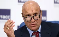 مامیاشویلی و رئیس لیگ پادوبنی میهمانان ویژه فینال لیگ برتر کشتی آزاد ایران