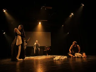 فصیحی‌نیا: تئاتر نباید صرفاً به یک محصول تجاری تبدیل شود/گوریل در «کمدی آغاز» لطافت‌های خاصی دارد