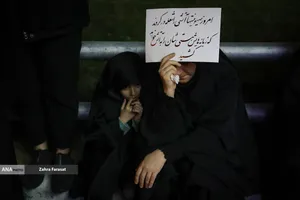مراسم عزاداری در سوگ رهبر شهید انقلاب - میدان ولیعصر (عج)