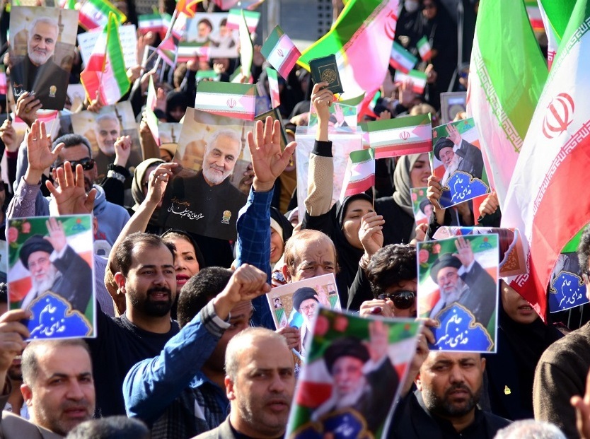 فیلم و عکس| راهپیمایی سراسری در ایران اسلامی؛ مردم با حضور حماسی اقدامات اغتشاشگران مسلح را محکوم کردند فیلم و عکس| راهپیمایی سراسری در ایران اسلامی؛ مردم با حضور حماسی اقدامات اغتشاشگران مسلح را محکوم کردند