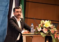 معاون تحقیقات وزارت بهداشت: کمرنگ کردن پایان نامه نگاهی نادرست است
