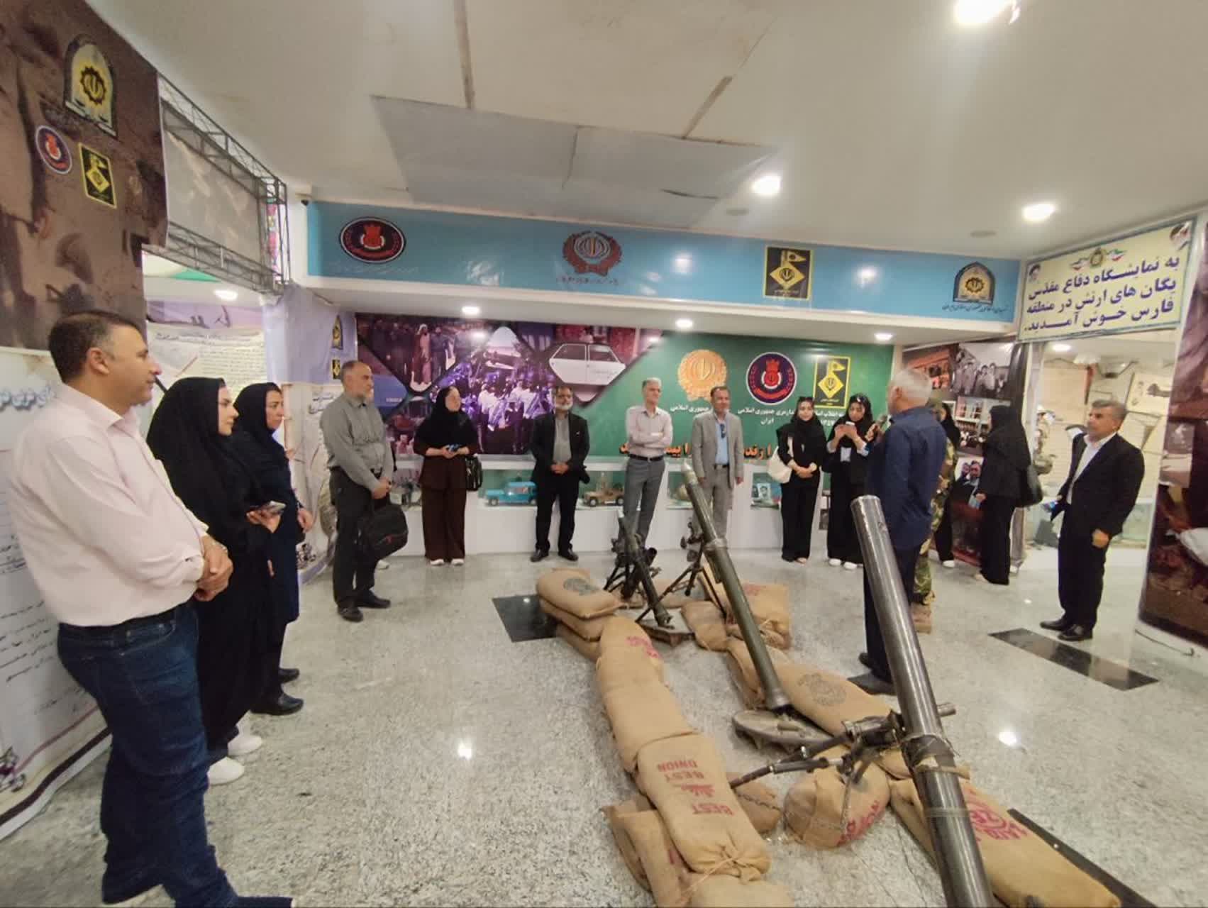 جزئیات بازدید دانشگاهیان دانشگاه آزاد اسلامی شیراز از موزه دفاع مقدس استان فارس