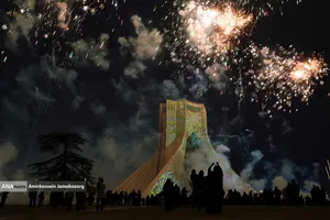 نور افشانی در شب سالگرد پیروزی انقلاب اسلامی