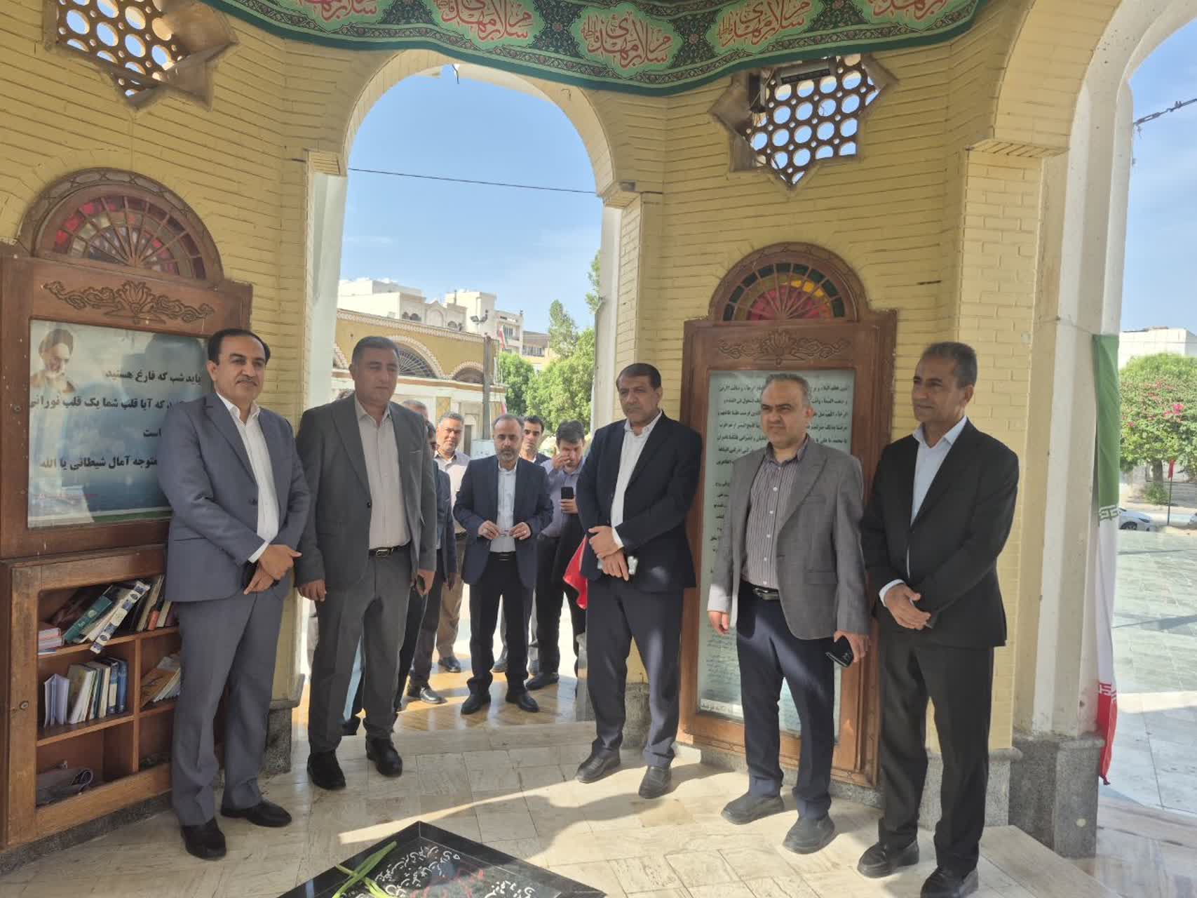 تجدیدمیثاق سرپرست جدید دانشگاه آزاد اسلامی بوشهر با آرمانهای شهدا و امامین شهدا تجدیدمیثاق سرپرست جدید دانشگاه آزاد اسلامی بوشهر با آرمانهای شهدا و امامین شهدا