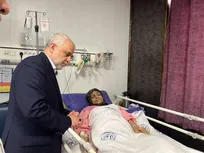 عیادت رئیس بنیاد شهید از مجروحان حمله صهیونیست‌ها