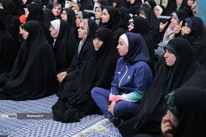 دیدار هزاران نفر از زنان و دختران با رهبر معظم انقلاب