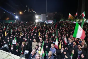 اقامه نماز استغاثه به امام زمان زمان(عج) - چهارراه نبرد خیابان پیروزی