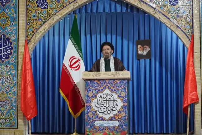 امام جمعه خرم‌آباد: باید بیش از هر زمان دیگری قدر استقلال، اقتدار و امنیت کشور را بدانیم