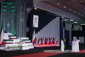ادای احترام مقامات و مسئولان خارجی به پیکر امام شهید 