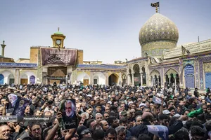 تشییع و تدفین پیکر مطهر دانشمند هسته&zwnj;ای شهید محمدمهدی طهرانچی رییس دانشگاه آزاد اسلامی و همسر گرانقدرش شهیده مژگان قراویری در حرم حضرت عبدالعظیم حسنی(ع)