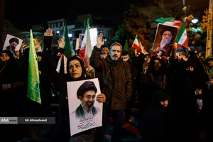 اجتماع مردمی در خونخواهی امام شهید امت - میدان امامت
