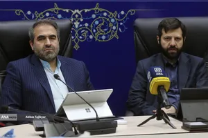 دکتر &laquo;سیدمحمود هاشمی&raquo; معاون علوم انسانی و هنر دانشگاه آزاد و دکتر &laquo;میرسامان پیشوایی&raquo; رئیس سازمان بسیج اساتید کشور