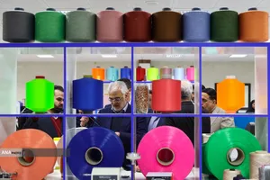 أجرى الدكتور محمد مهدي طهرانجي رئيس الجامعة الاسلامية الحرّة، مؤخراً زيارة تفقدّية لمعامل سيرنك وايفاسرام في محافظة يزد.