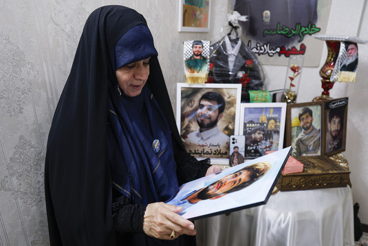 دیدار با خانواده شهید میلاد نماینده