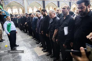 تشییع و تدفین پیکر مطهر دانشمند هسته&zwnj;ای شهید محمدمهدی طهرانچی رییس دانشگاه آزاد اسلامی و همسر گرانقدرش شهیده مژگان قراویری در حرم حضرت عبدالعظیم حسنی(ع)