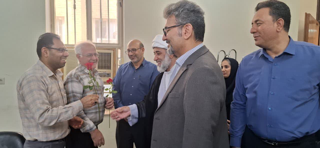 نقش مؤثر کارمندان در ارتقای کیفیت خدمات دانشگاهی