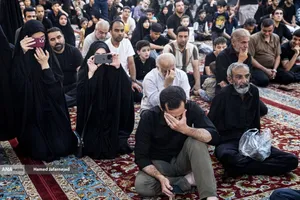 اجتماع مردم کنار مزار شهید سپهبد سلامی در ایام اربعین فرمانده دلاور سپاه اسلام