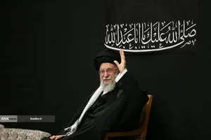 مراسم عزادارای شب عاشورای حسینی(ع) در حسینیه امام خمینی(ره) با حضور رهبر معظم انقلاب