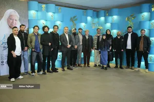 فتوکال فیلم سینمایی آبستن