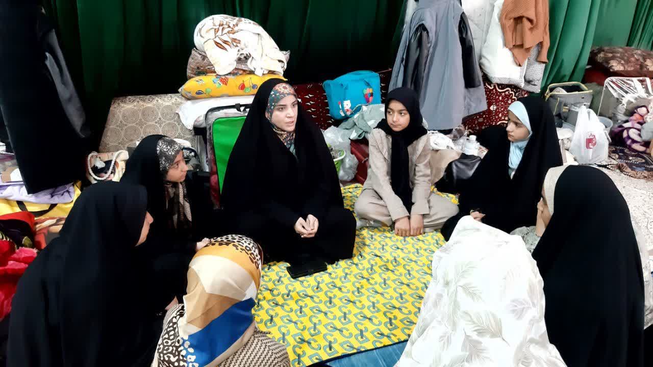 از اعتکاف مادر و فرزندی تا حضور معلمان و شاگردان از اعتکاف مادر و فرزندی تا حضور معلمان و شاگردان