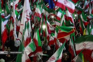 اجتماع به عشق وطن دسته پرچم داران ایران- میدان انقلاب تهران