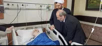 عیادت رئیس رسانه ملی از آیت‌الله العظمی نوری همدانی در بیمارستان