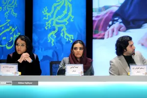 ارسطو خوش&zwnj;رزم ، لیندا کیانی و شادی مختاری در نشست خبری فیلم سینمایی بازی خونی