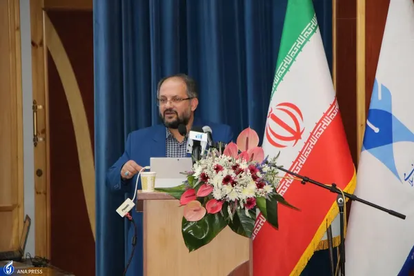 فرزاد جهان&zwnj;بین معاون فرهنگی و دانشجویی دانشگاه آزاد اسلامی