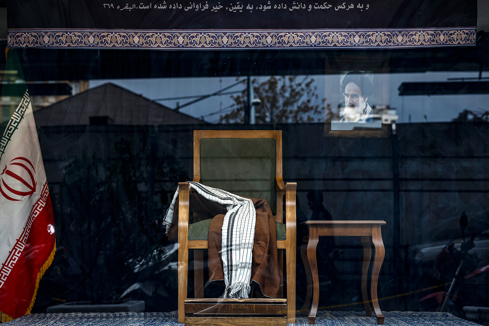 دانشجویان در یادمان شهدای جنگ رمضان، ندای آرمانخواهی را با سه قاب زیبا به تصویر کشیدند