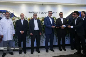 محمدرضا ظفرقندی، وزیر بهداشت در آیین بهره&zwnj;برداری از انستیتو کانسر مجتمع بیمارستانی امام خمینی (ره)