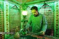 غبارروبی ضریح امامزاده صالح (ع) با حضور خانواده شهدای خدمت