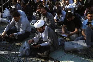 مراسم دعای عرفه در دانشگاه تهران