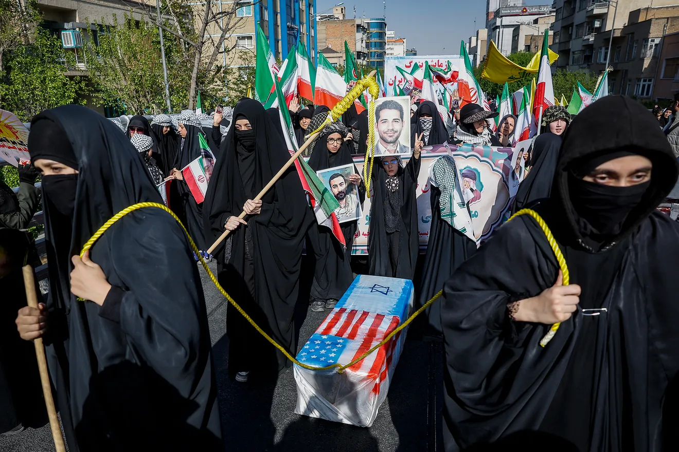 اجتماع بزرگ «دختران جان فدای ایران»