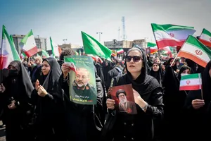 تشییع پیکر شهیدان لاریجانی، سلیمانی و شهدای ناو دنا
