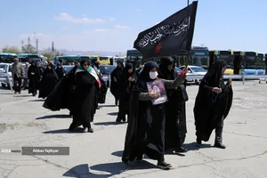 نمازگزاران جمعه در مرقد مطهر امام راحل(ره)