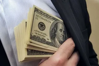 با تخصیص ۳۶میلیارد دلار ارز صف واردات کوتاه نشد؛ امضاهای طلایی و رانت‌ نفس تولید را گرفته‌اند