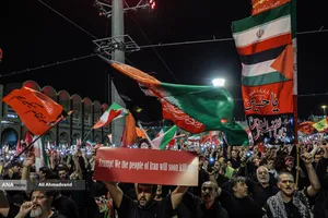 شامگاه نخستین روز وداع با رهبر شهید انقلاب
