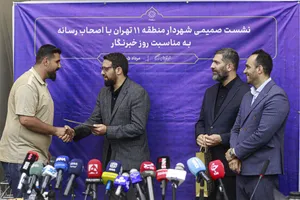 نشست خبری مهدی قمی شهردار منطقه 11 تهران